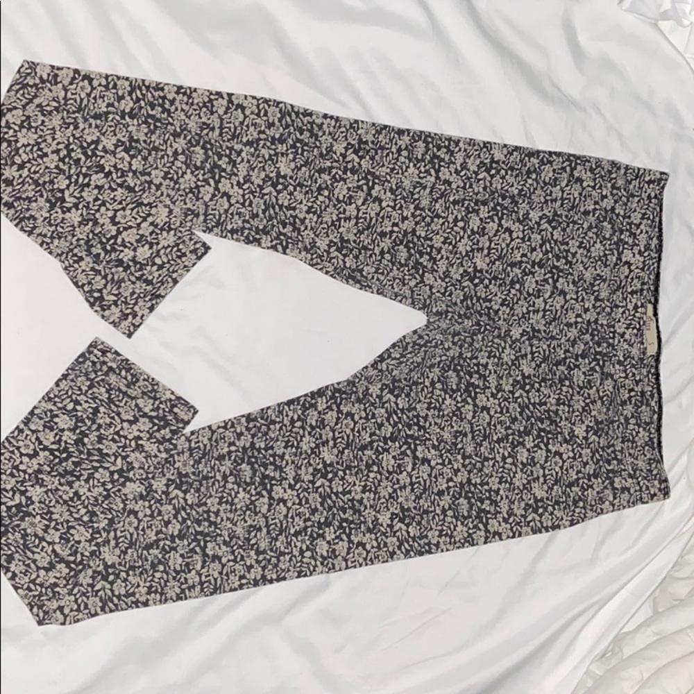 Floral print black and white hollister leggings
